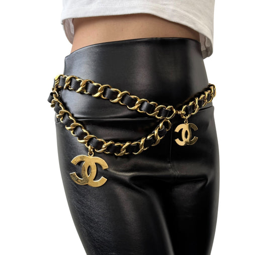 CHANEL Vintage 93A Double CC Logo Leather Chain Belt Black Gold Metal 902577