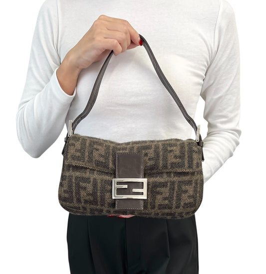 FENDI Vintage FF Logo Mamma Baguette Shoulder Bag Brown Silver Wool Knit 902212