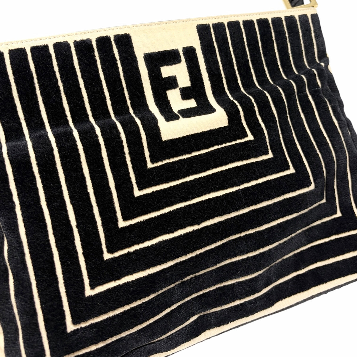 [Exclusive] FENDI Vintage FF Logo Python Velvet Shoulder Bag Black 800208