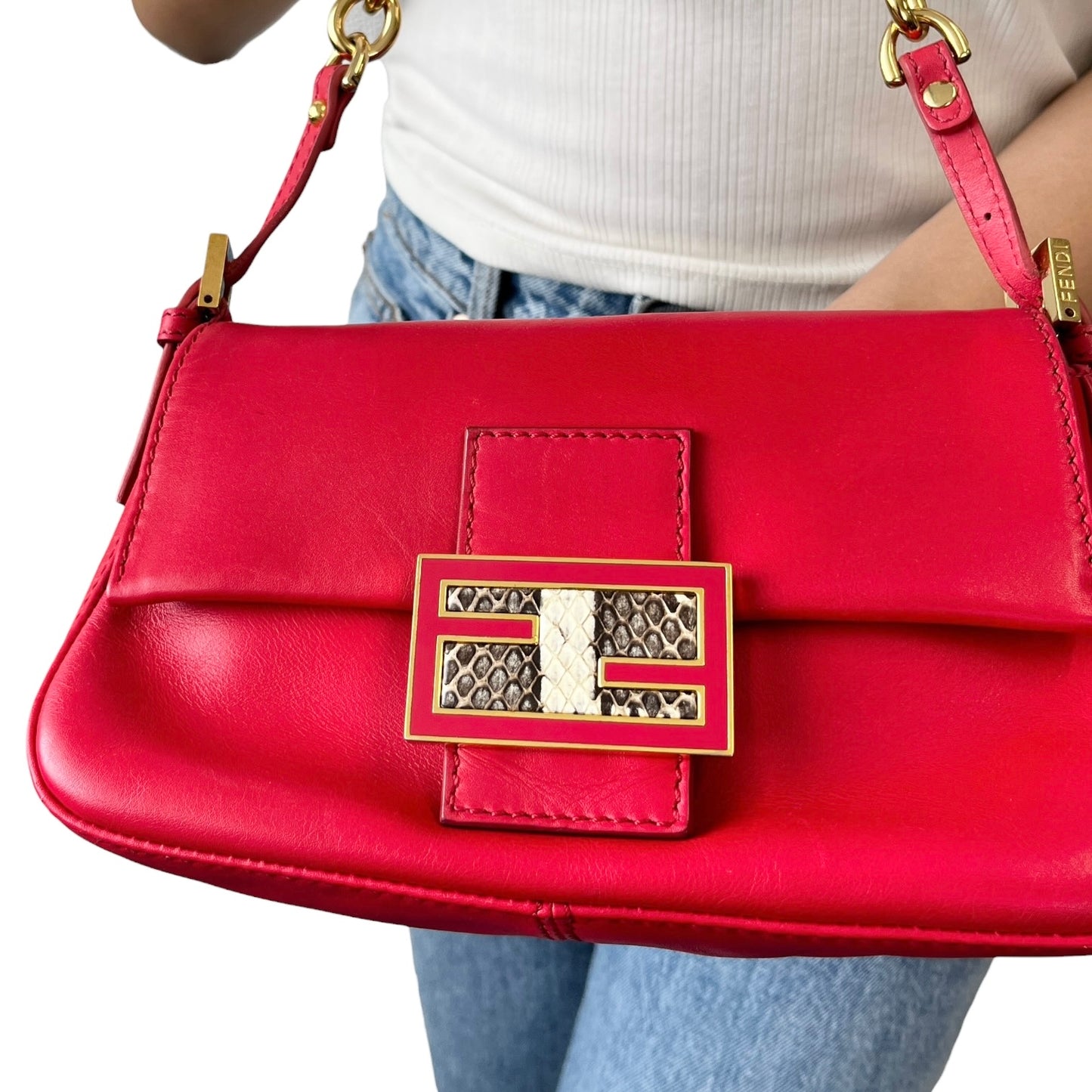 [Exclusive] FENDI Vintage FF Logo Chain Mini Mamma Baguette Bag Red Gold 800806