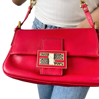 [Exclusive] FENDI Vintage FF Logo Chain Mini Mamma Baguette Bag Red Gold 800806