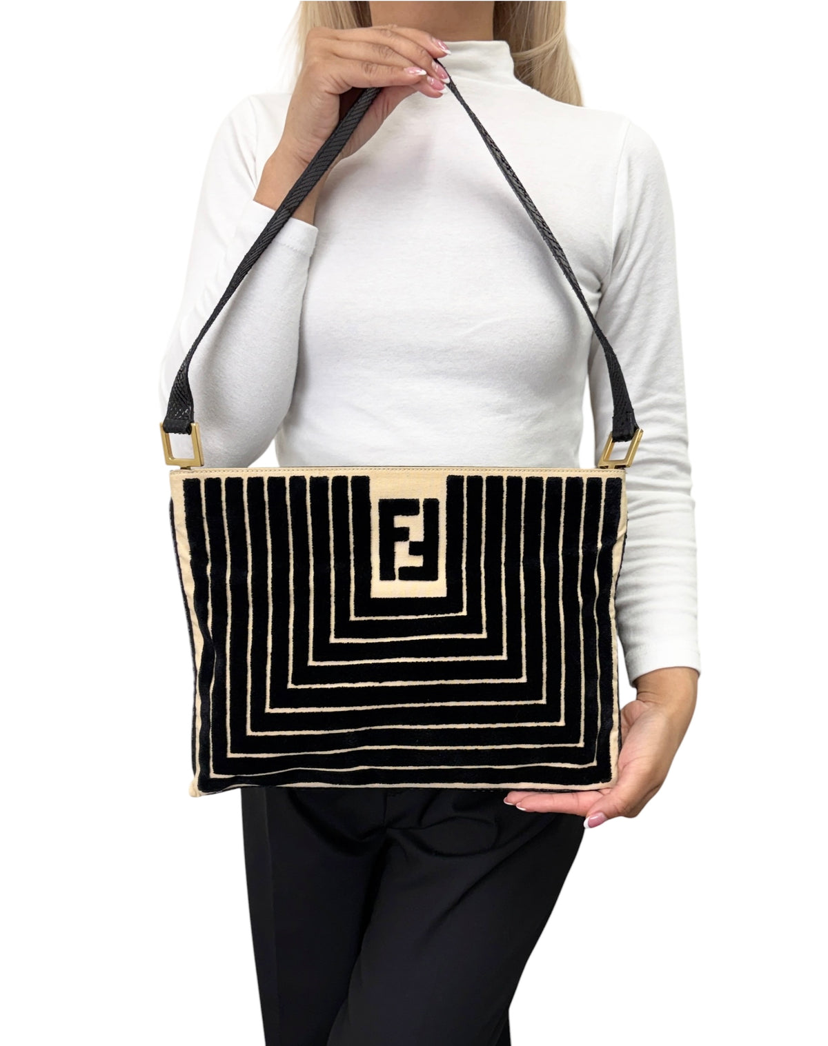 [Exclusive] FENDI Vintage FF Logo Python Velvet Shoulder Bag Black 800208
