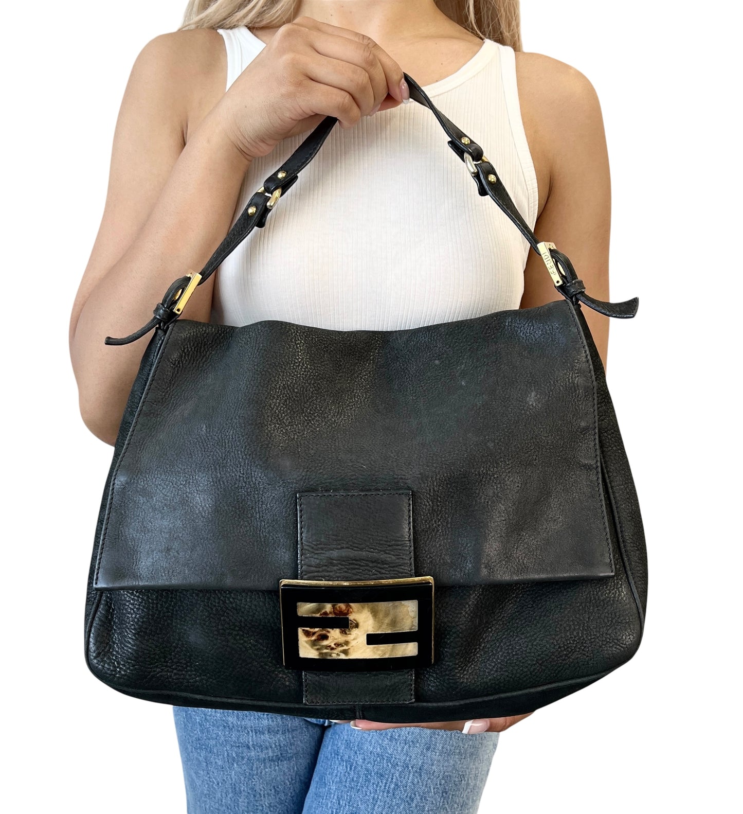 [Exclusive] FENDI Vintage Logo Mamma Baguette Shoulder Bag Black Gold Leather 800003