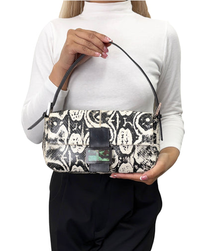 [Exclusive] FENDI Vintage Mamma Baguette Python Shoulder Bag Black 800211