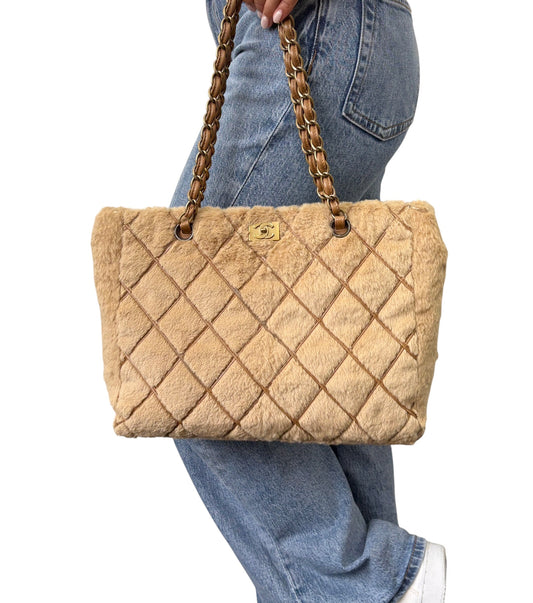 CHANEL Vintage CC Logo Fur Chain Shoulder Bag Beige Brown Leather 800811