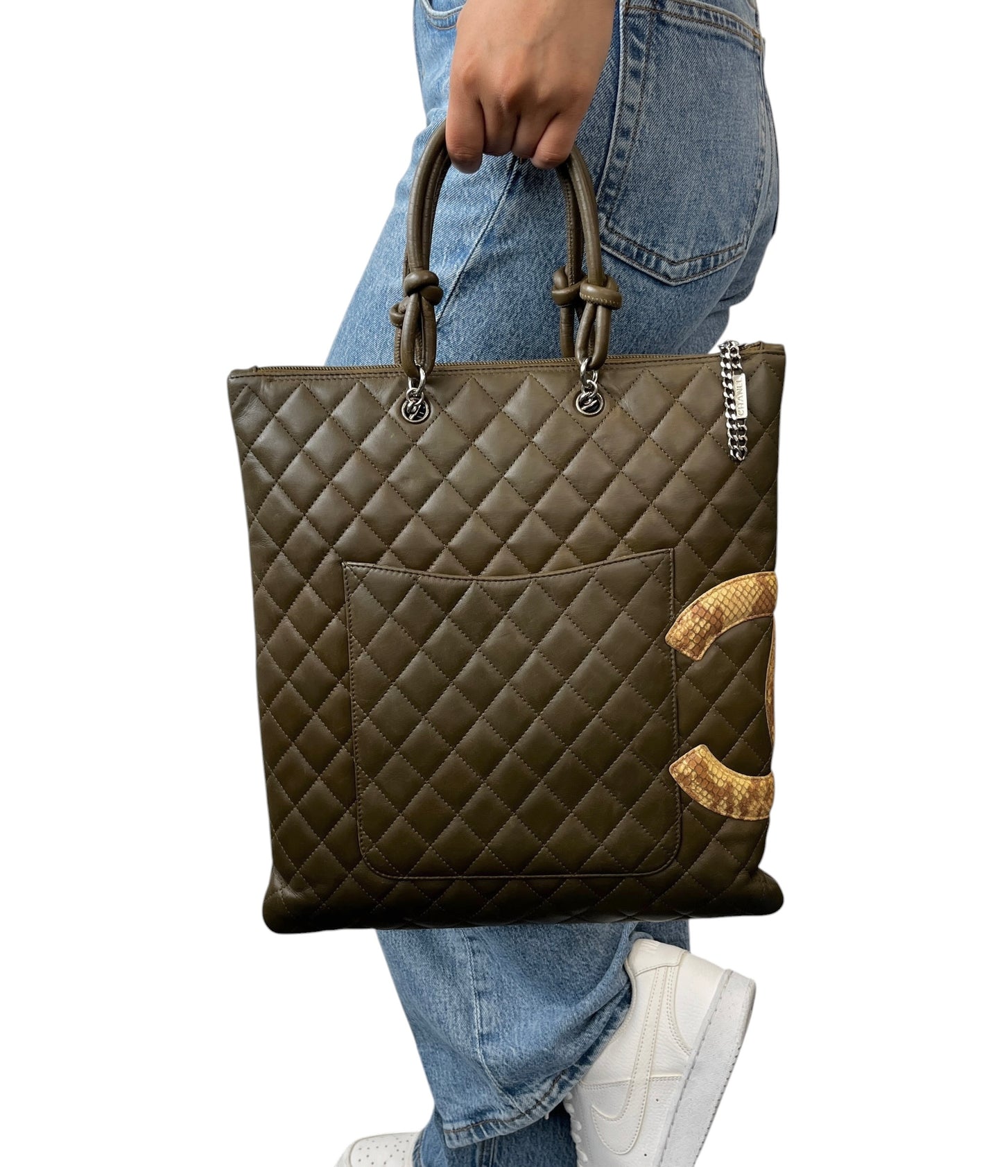 【Exclusive】CHANEL Cambon CC Logo Quilted Tote Bag Khaki Beige Leather 800810