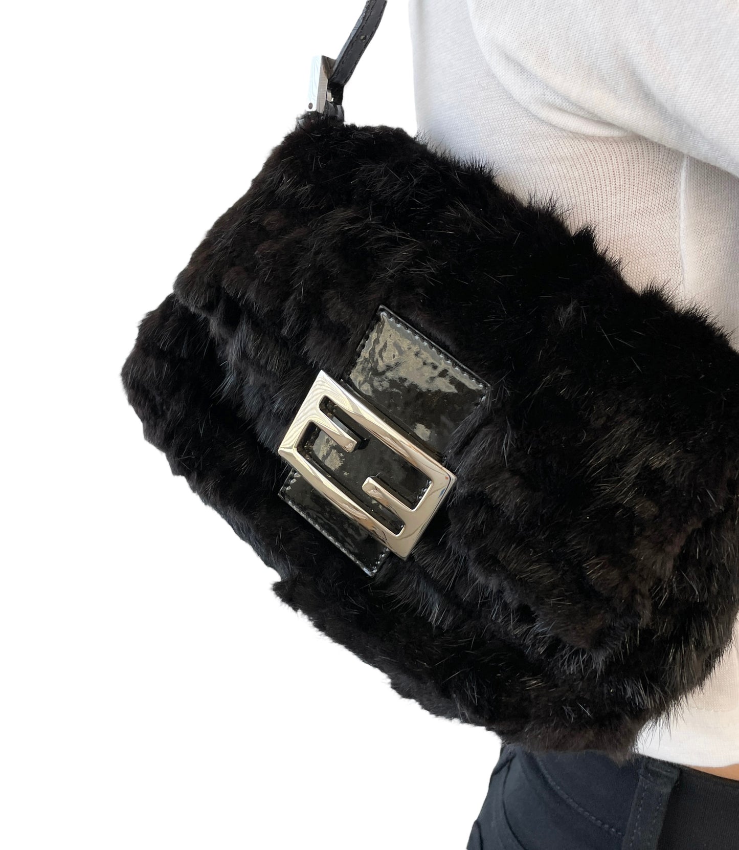 [Exclusive] FENDI Vintage Zucca Monogram Fur Mamma Baguette Bag Black 800296