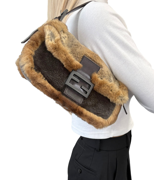 [Exclusive] FENDI Vintage FF Logo Mamma Baguette Fur Shoulder Bag Brown Leather 800101