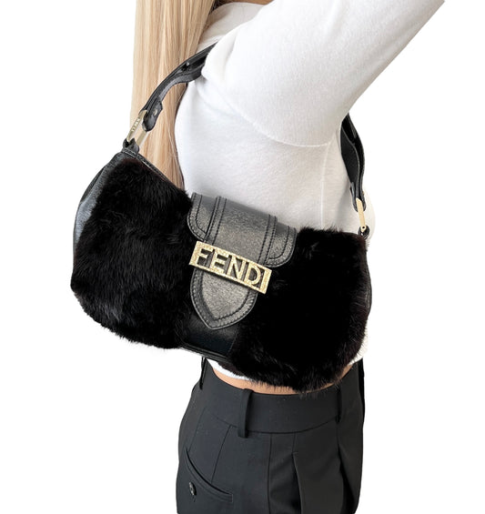 [Exclusive] FENDI Vintage Logo Fur Baguette Mini Shoulder Bag Black Gold 800001
