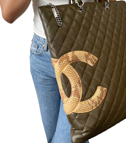 [Exclusive] CHANEL Cambon CC Logo Quilted Tote Bag Khaki Beige Leather 800810