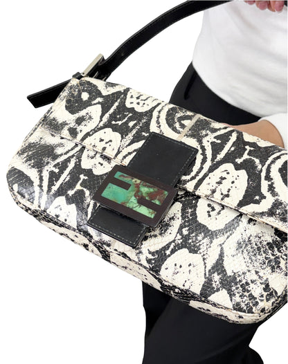 [Exclusive] FENDI Vintage Mamma Baguette Python Shoulder Bag Black 800211