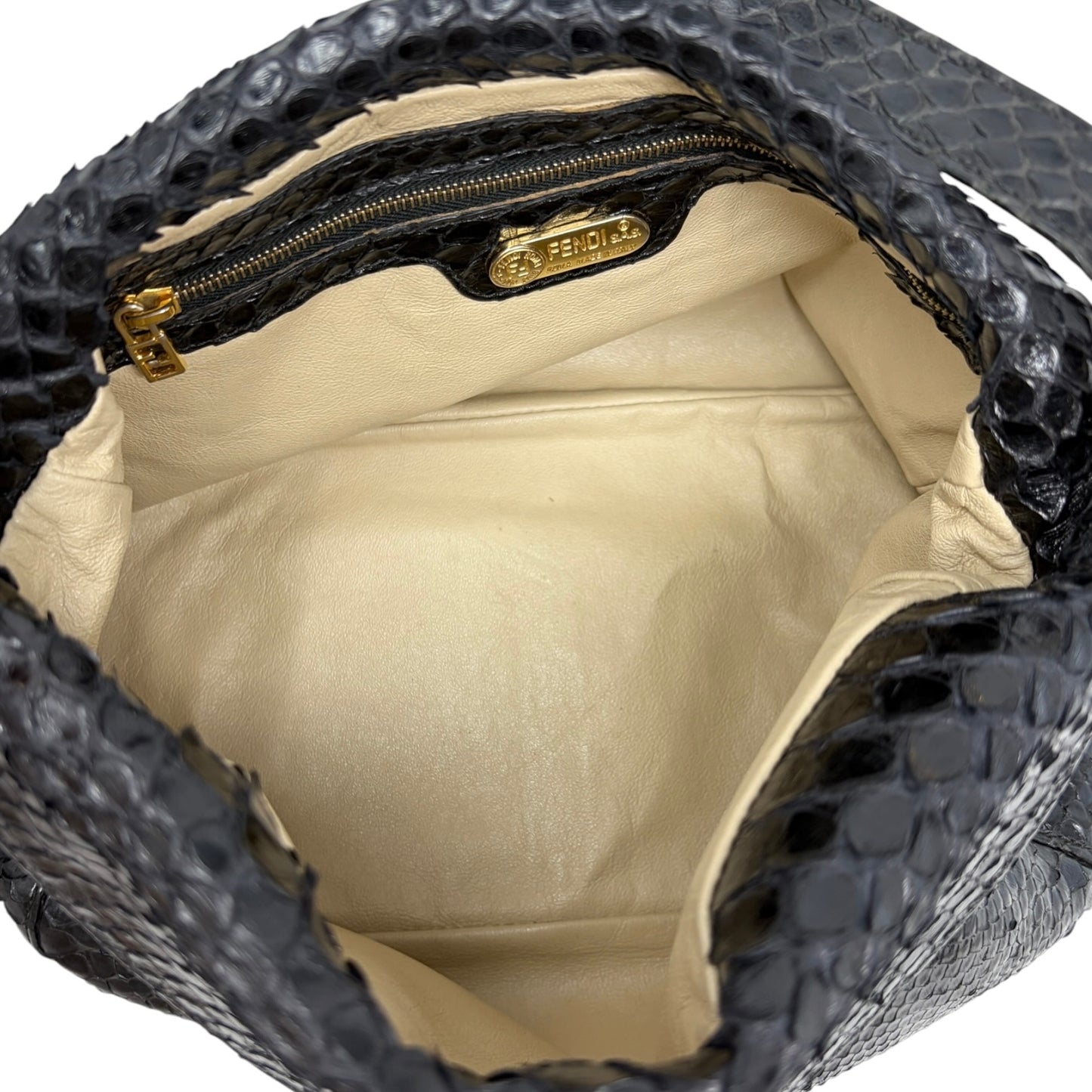 [Exclusive] FENDI Vintage FF Mamma Baguette Leather Shoulder Bag Black 800899