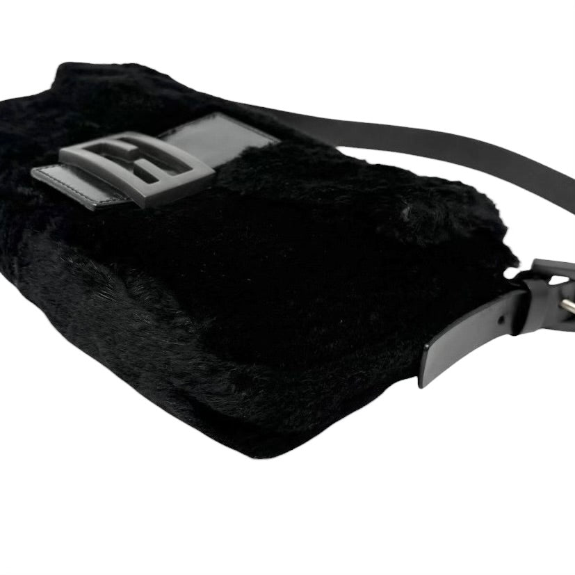 [Exclusive] FENDI Vintage FF Logo Mamma Baguette Fur Bag Black Leather 800004