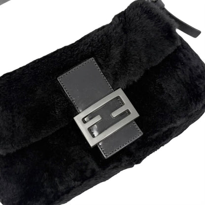 [Exclusive] FENDI Vintage FF Logo Mamma Baguette Fur Bag Black Leather 800004