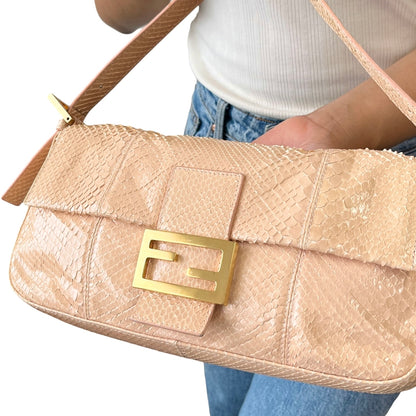 [Exclusive] FENDI Vintage FF Logo Mamma Baguette Bag Pink Beige Leather 800803