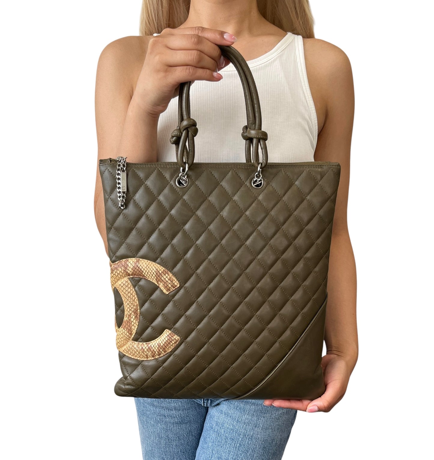【Exclusive】CHANEL Cambon CC Logo Quilted Tote Bag Khaki Beige Leather 800810