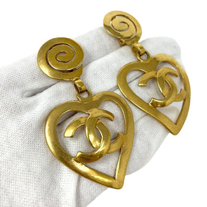 CHANEL Vintage 95P CC Logo Earrings Gold Metal Jewelry Accessory Heart RankAB