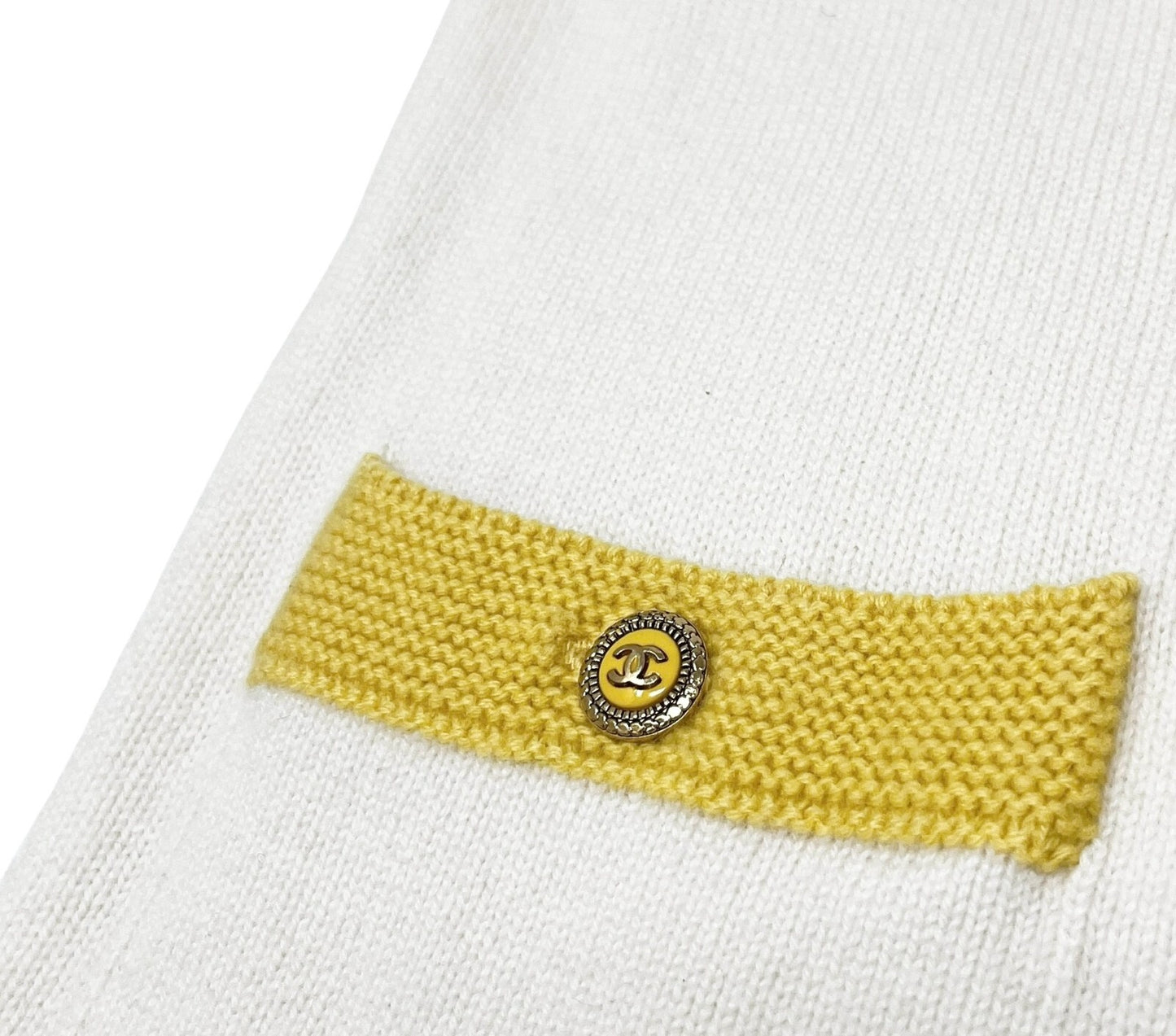 CHANEL Vintage 07P CC Logo Cardigan Sweater Top #36 Cream Yellow Cashmere