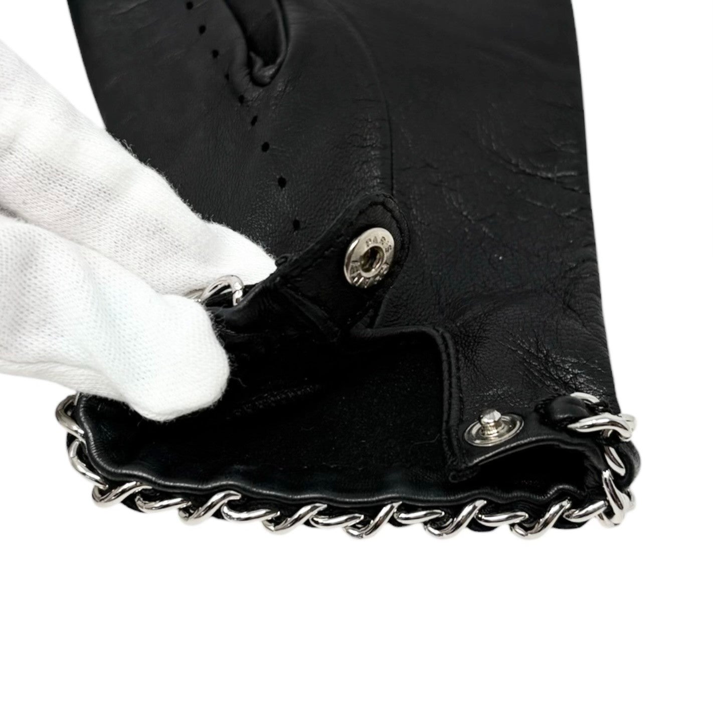 CHANEL Vintage CC Logo Chain Leather Perforated Gloves #7.5 Black Silver 901842