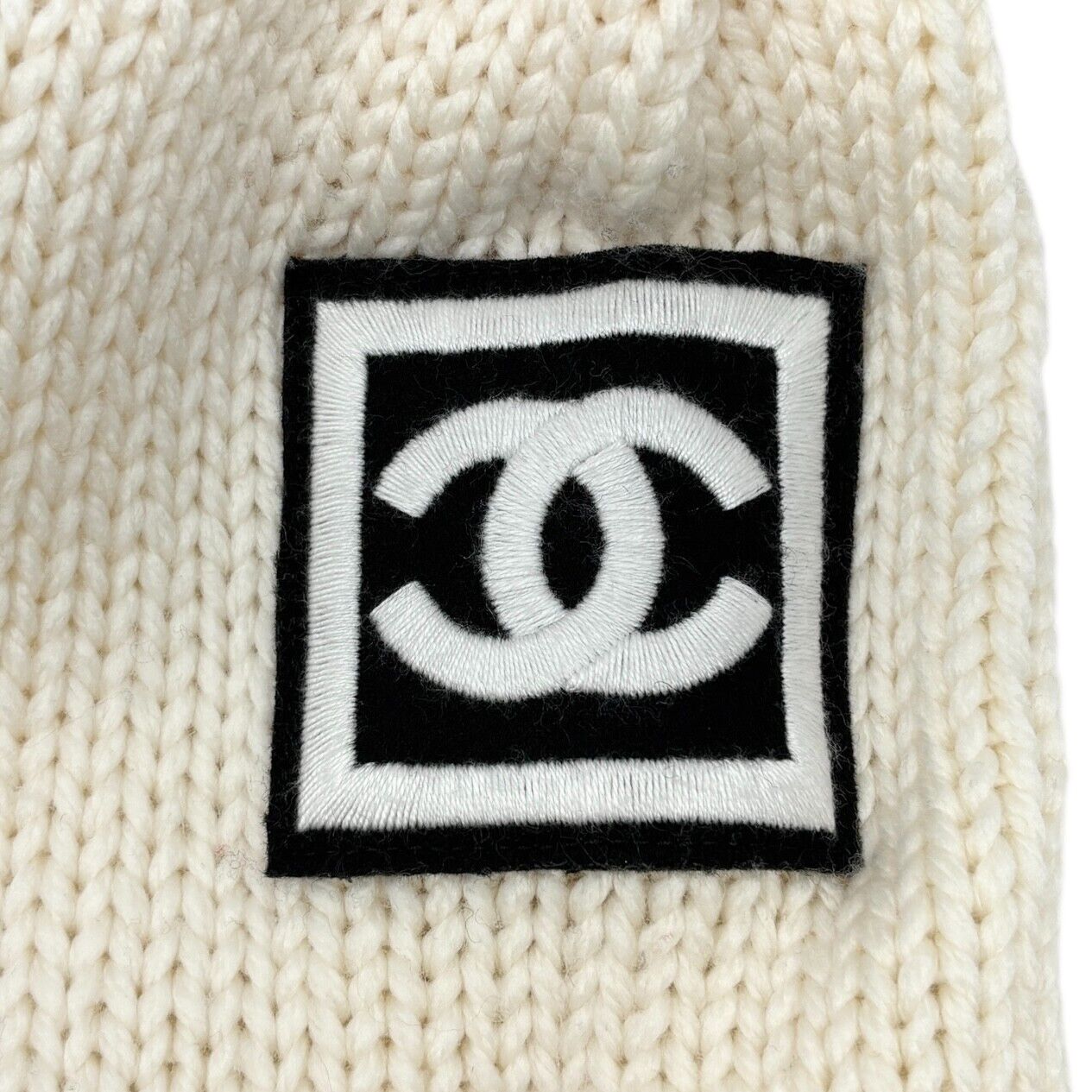 CHANEL Sport Vintage 08A CC Logo Turtleneck Sweater Top #34 White Black Wool