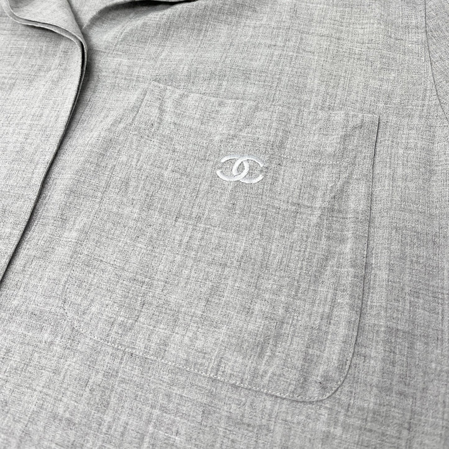 CHANEL Vintage 99P CC Logo Button Up Shirt #42 Blouse Top Pocket Gray Rayon