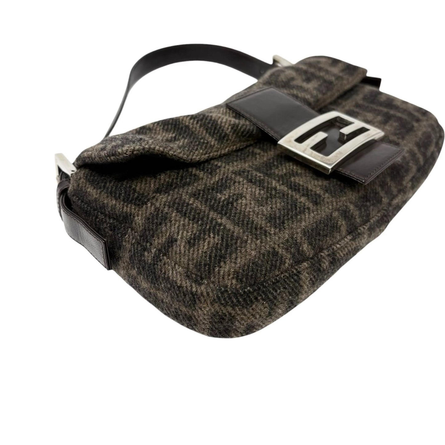 FENDI Vintage FF Logo Mamma Baguette Shoulder Bag Brown Silver Wool Knit 902212