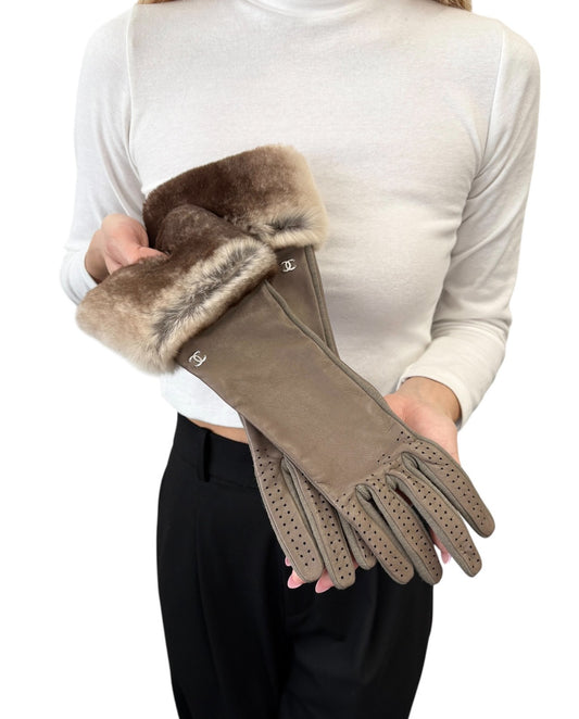 CHANEL Vintage CC Logo Lambskin Long Gloves Fur Trim #7.5 Gray Beige Perforated