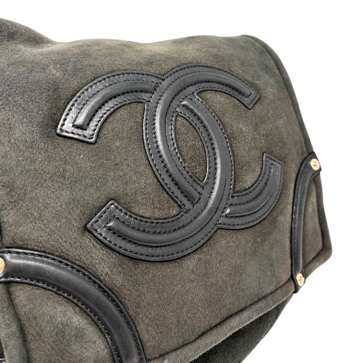 CHANEL Vintage 2006 CC Logo Shearling Messenger Crossbody Bag Black Mouton