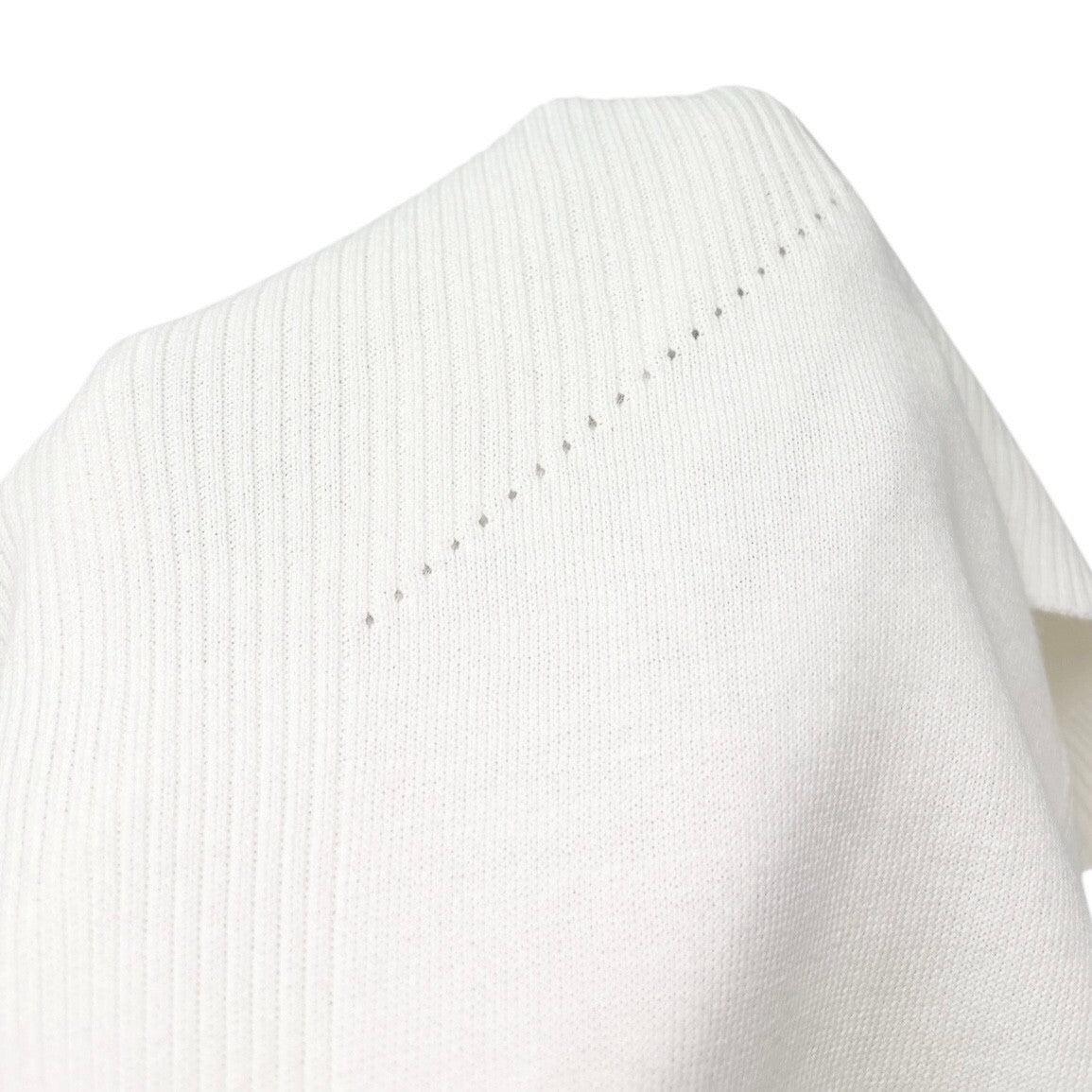 CHANEL Vintage 05P CC Logo Ribbed Knit Top #34 Short Sleeve White Cotton