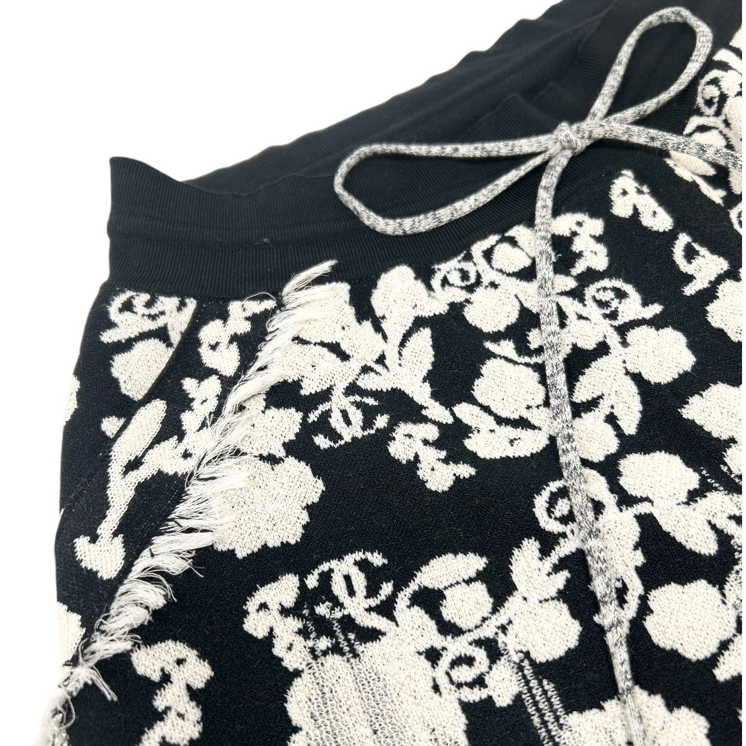 CHANEL Vintage 14C CC Logo Short Pants Bottoms #36 Black White Cotton Rayon