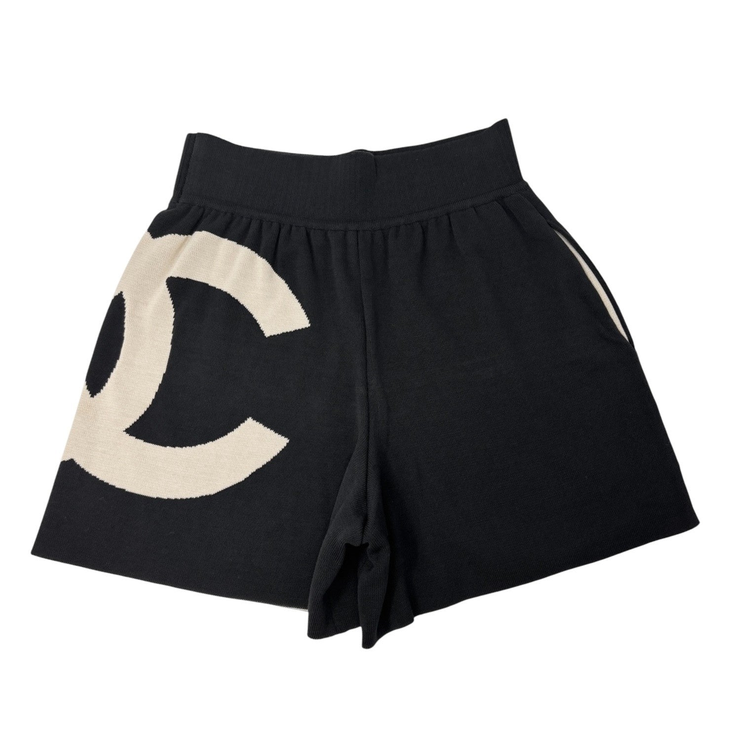 CHANEL Vintage 03A CC Logo Knit Short Pants #38 Pocket Black Cream Cotton