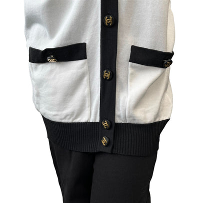 CHANEL Vintage CC Logo Button Cardigan Sweater Top #34 White Black 106908