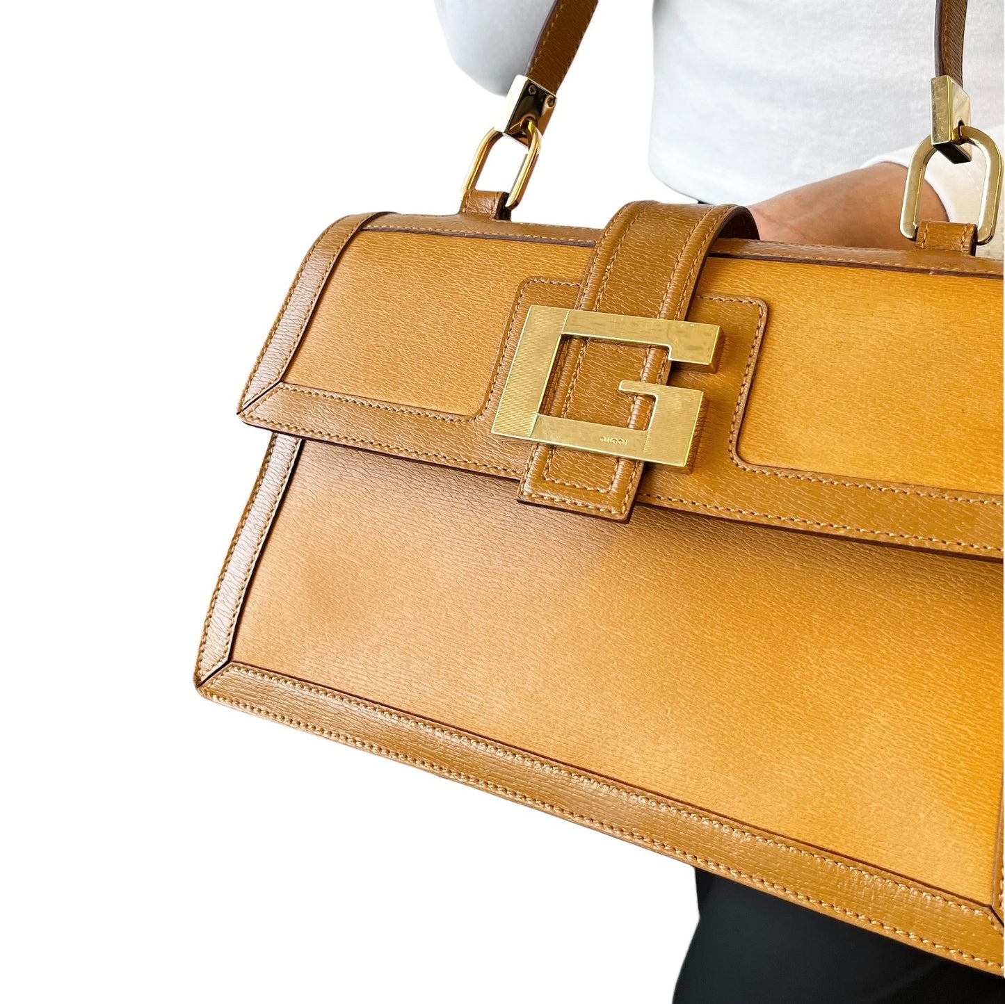 GUCCI Vintage G Square Logo Shoulder Bag Brown Camel Gold Leather Rectangle