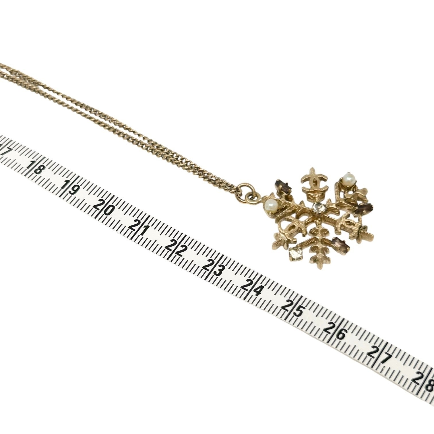 CHANEL Vintage 05A CC Logo Chain Necklace Fashion Jewelry Gold Metal Snowflake