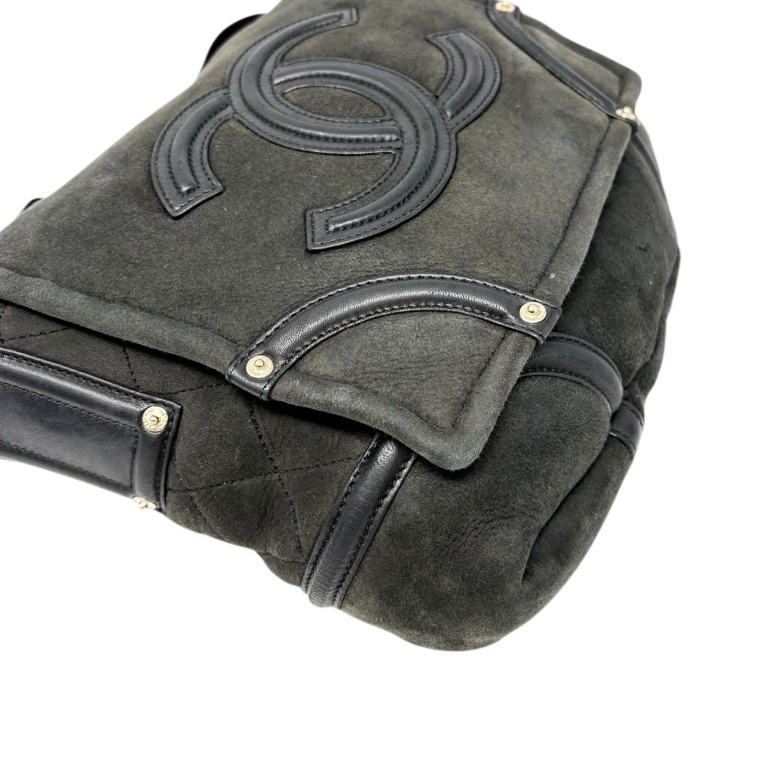 CHANEL Vintage 2006 CC Logo Shearling Messenger Crossbody Bag Black Mouton