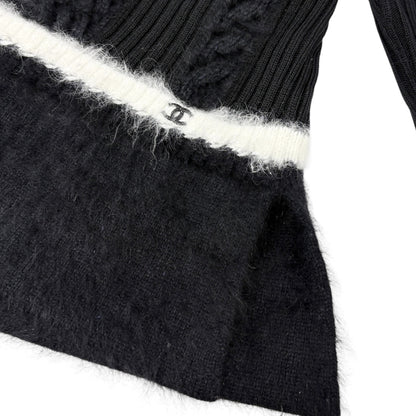 CHANEL Vintage 02A CC Logo Fur Knit Sweater Top #38 Black White Wool 901976
