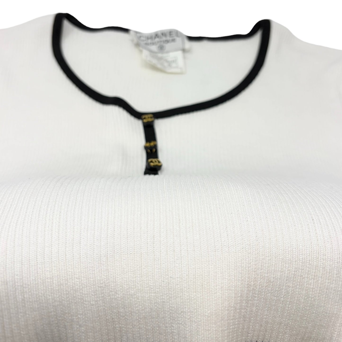 CHANEL Vintage 95P CC Logo Button Knit Cropped Ribbed T-shirt #42 White Cotton