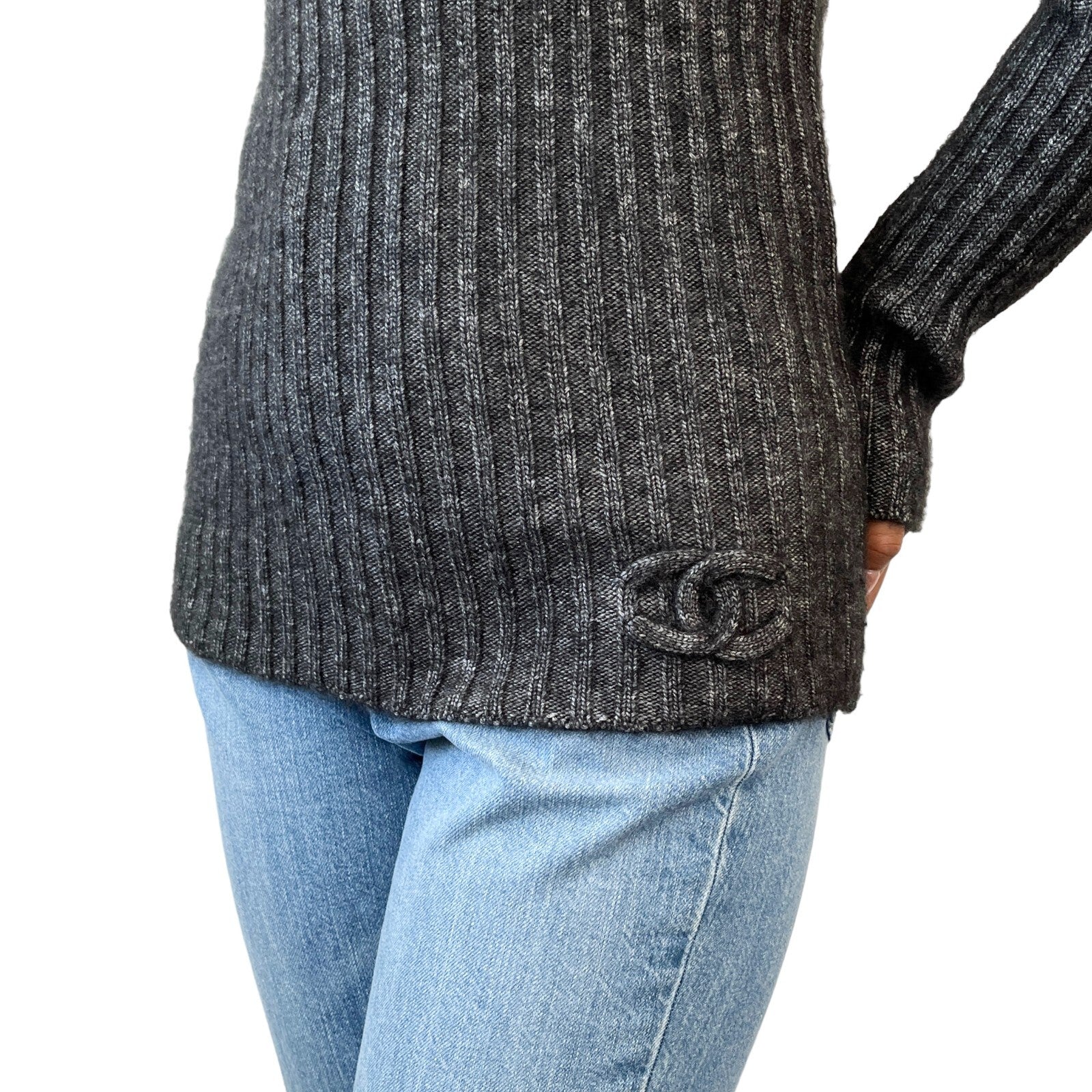 CHANEL Vintage P44578 CC Mark Turtleneck Sweater Top #36 Gray Cashmere RankAB+