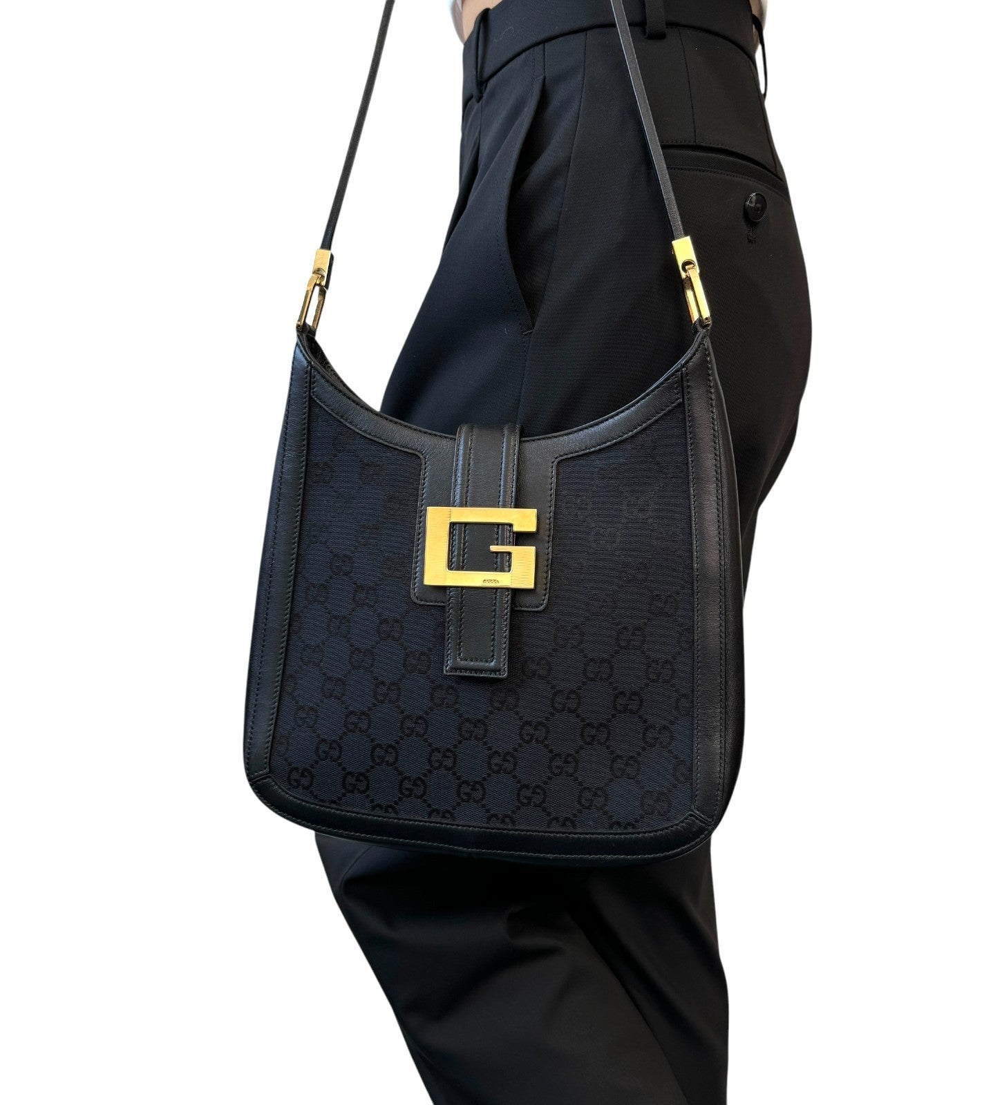 GUCCI Vintage G Square GG Monogram Shoulder Bag Magnetic Black Gold Leather