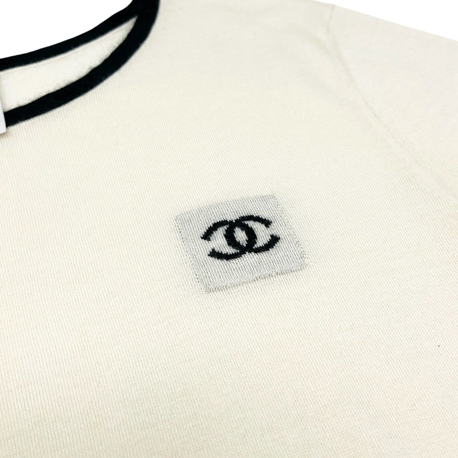 CHANEL Vintage 06C CC Mark Logo Knit Top #42 Pocket Pullover Cream Cashmere