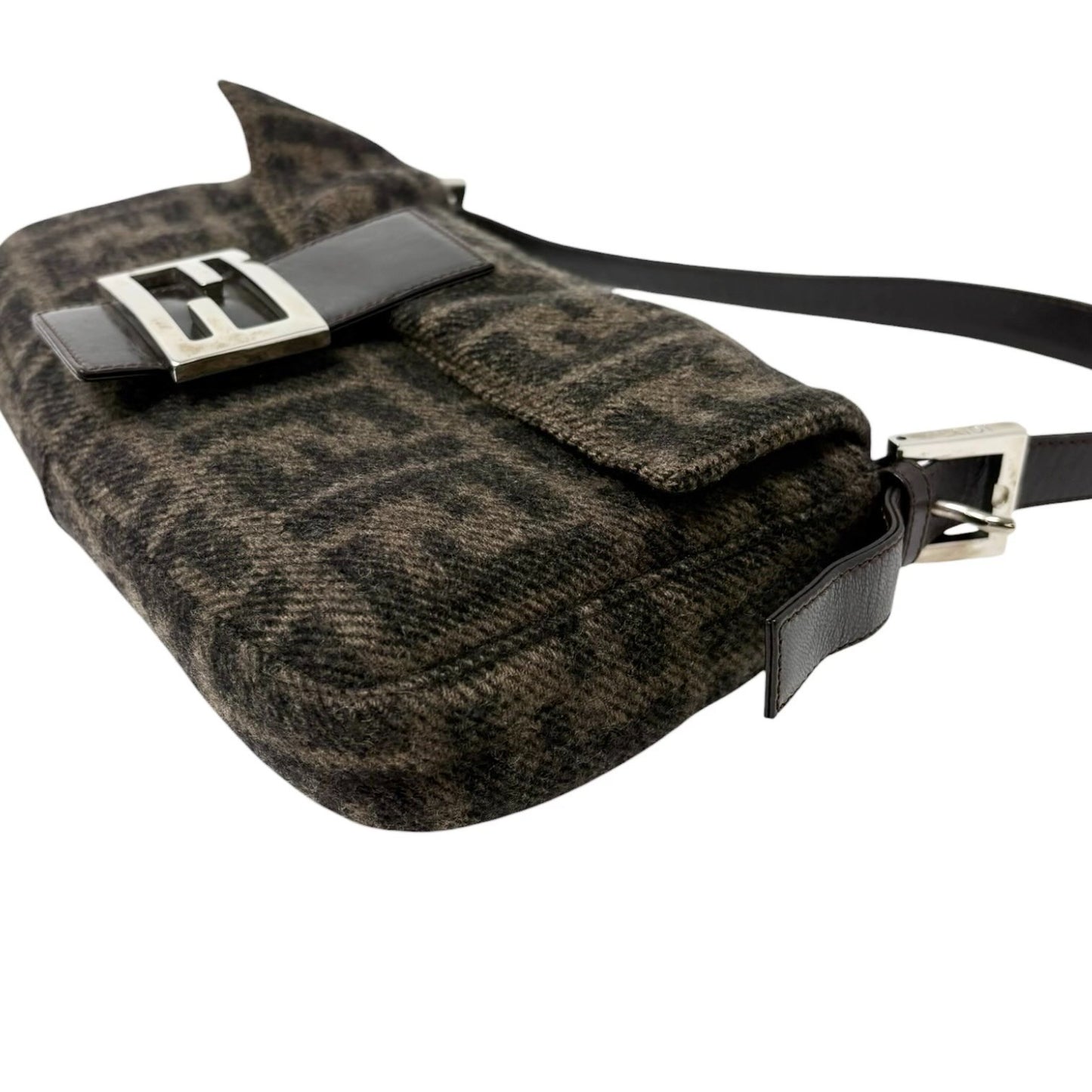 FENDI Vintage FF Logo Mamma Baguette Shoulder Bag Brown Silver Wool Knit 902212
