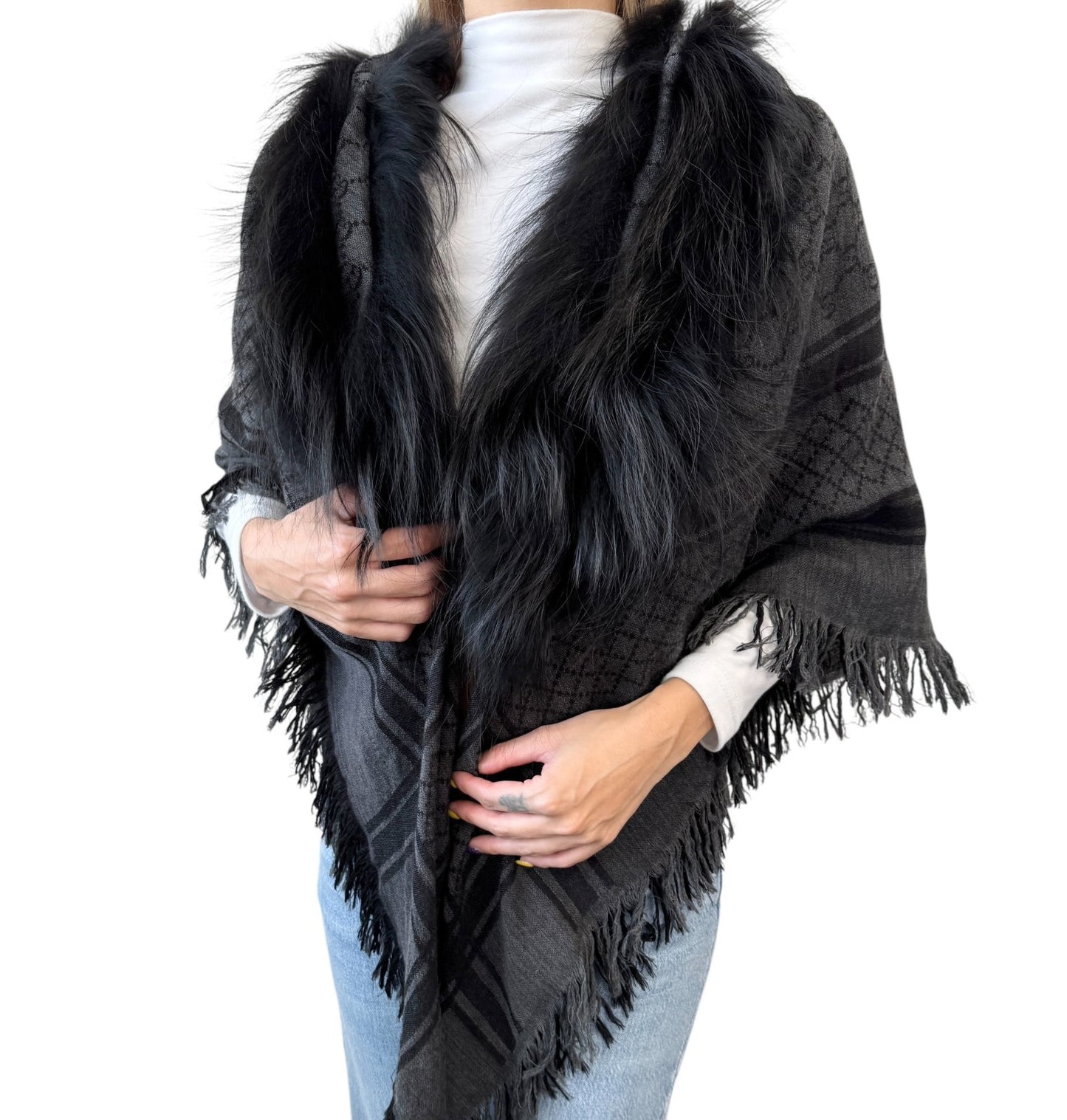 GUCCI Vintage GG Logo Monogram Fox Fur Shawl Scarf Wrap Gray Black 902584