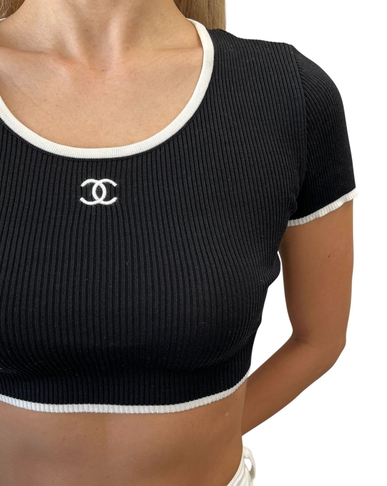 CHANEL Vintage 95P CC Logo Cropped Ribbed T-shirt #36 Black White Cotton