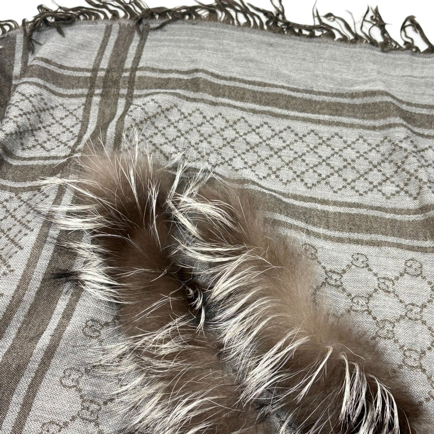 GUCCI Vintage GG Logo Monogram Fox Fur Shawl Scarf Wrap Gray Brown Wool 902595