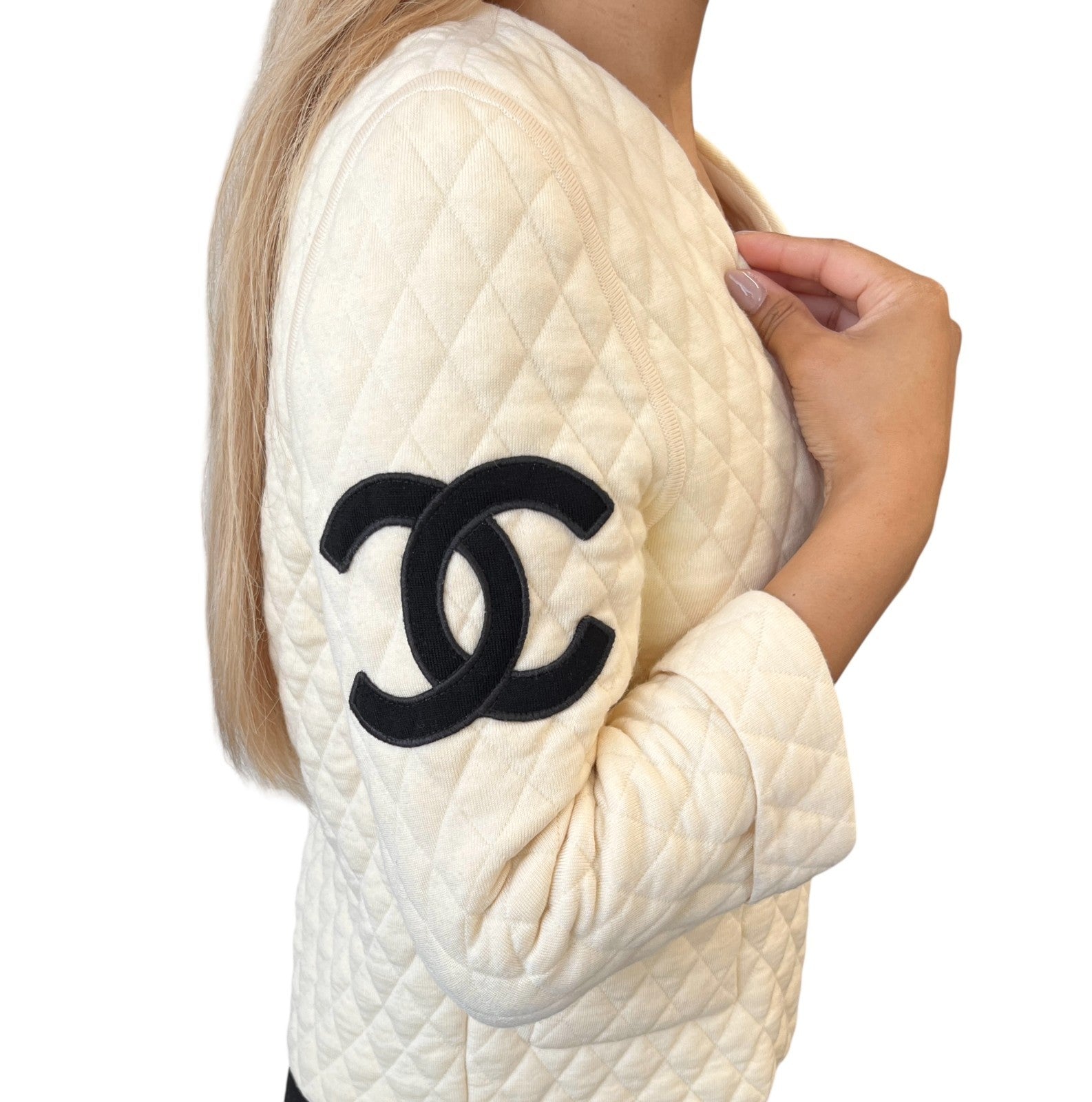 CHANEL Vintage 05A CC Logo Cambon Quilted Jacket #38 Zip Pocket Cream Wool