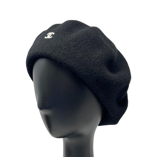 CHANEL Vintage CC Logo Beret Hat Black Fashion Accessory Wool Knit Cap 902224