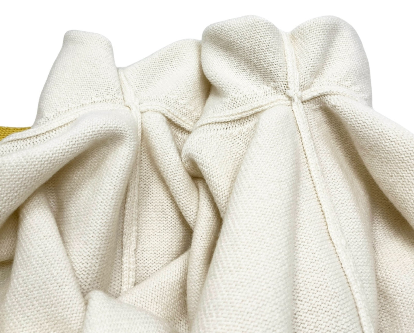CHANEL Vintage 07P CC Logo Cardigan Sweater Top #36 Cream Yellow Cashmere