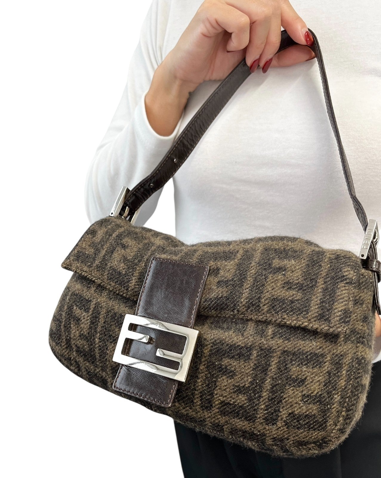 FENDI Vintage FF Logo Mamma Baguette Shoulder Bag Brown Silver Wool Knit 902212