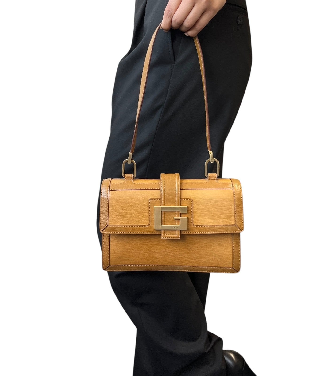 GUCCI Vintage G Square Logo Shoulder Bag Brown Camel Gold Leather Rectangle