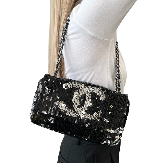 CHANEL Vintage CC Logo Sequins Chain Shoulder Bag Black Silver Leather 902259